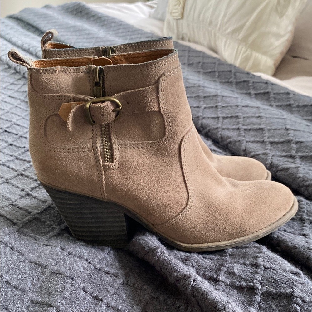 Lucky Brand Tan Ankle Booties with Stacked Heel